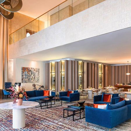 Abesq Doha Hotel And Residences, An Ihg Hotel Zewnętrze zdjęcie The lobby of the hotel