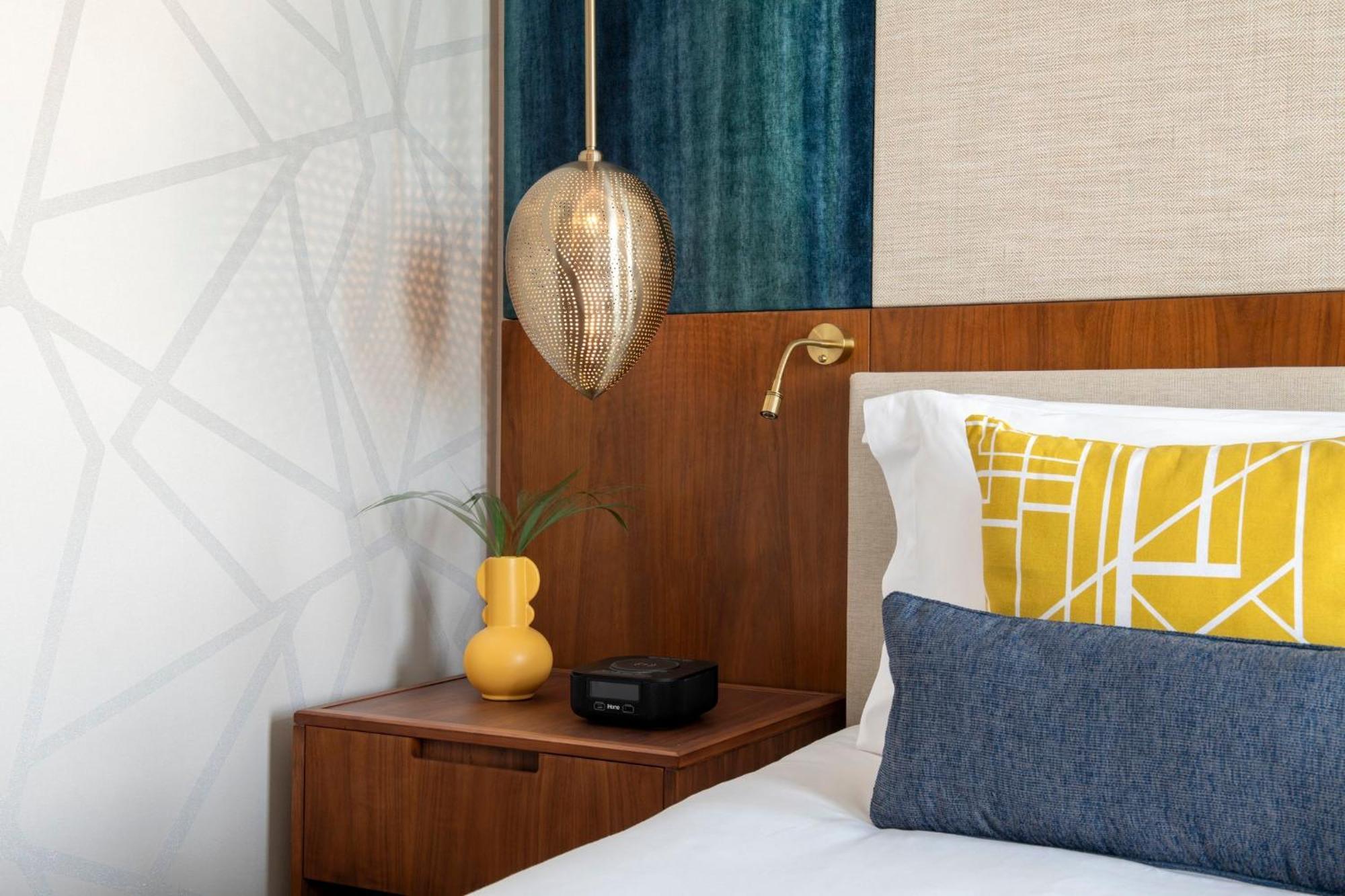 Abesq Doha Hotel And Residences, An Ihg Hotel Zewnętrze zdjęcie A bedroom at the hotel