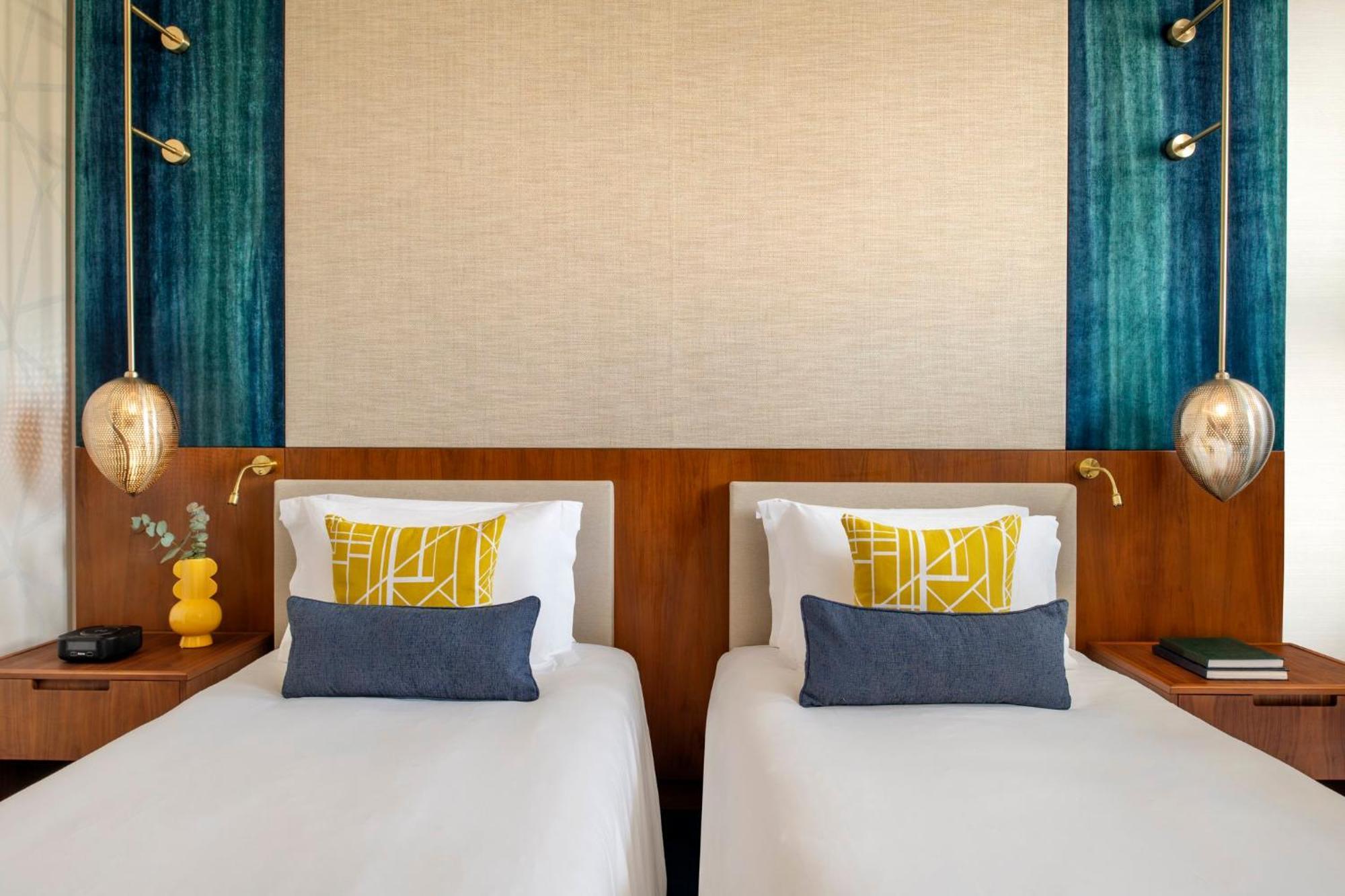 Abesq Doha Hotel And Residences, An Ihg Hotel Zewnętrze zdjęcie Deluxe Room