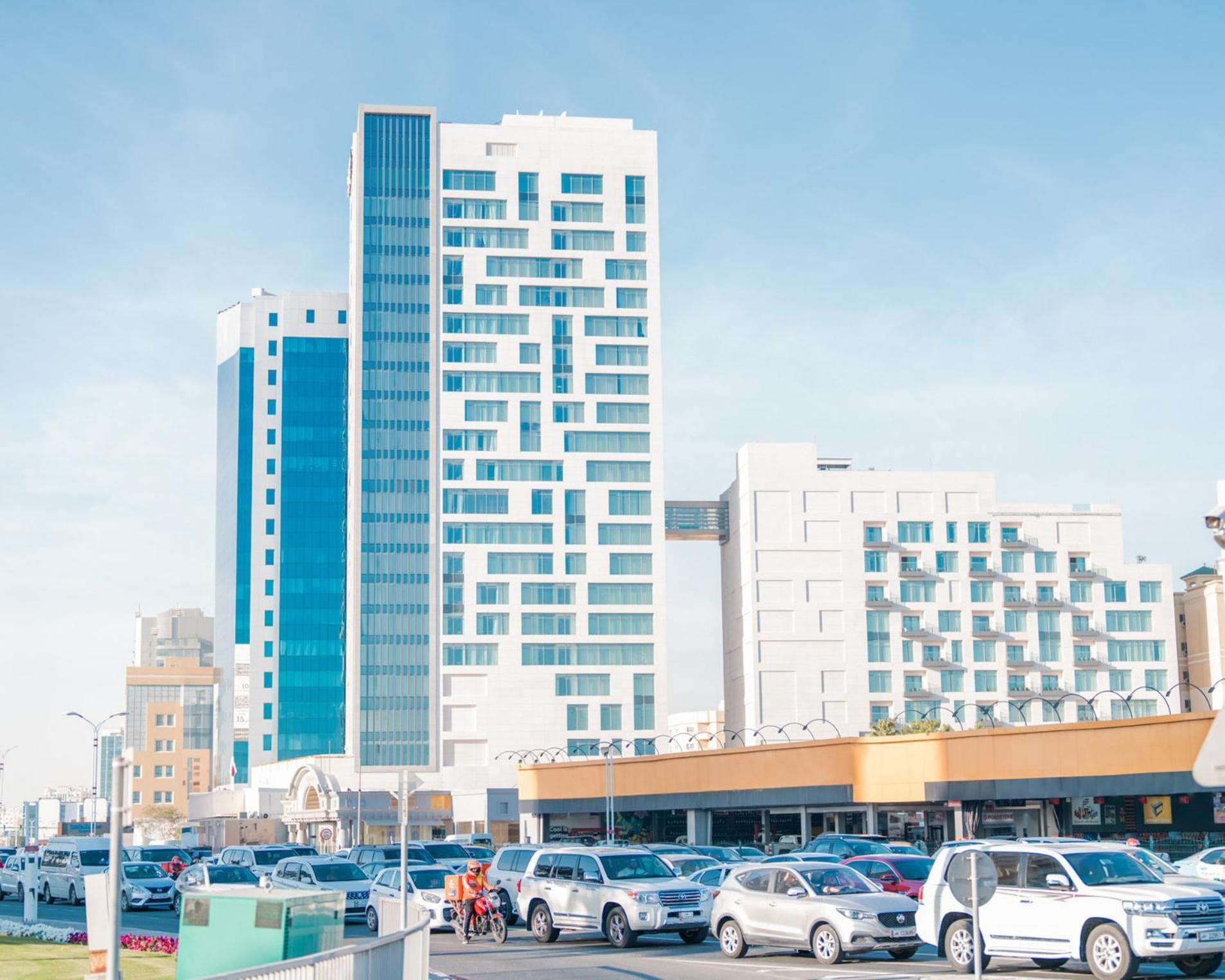 Abesq Doha Hotel And Residences, An Ihg Hotel Zewnętrze zdjęcie Al-Emarat Hospital